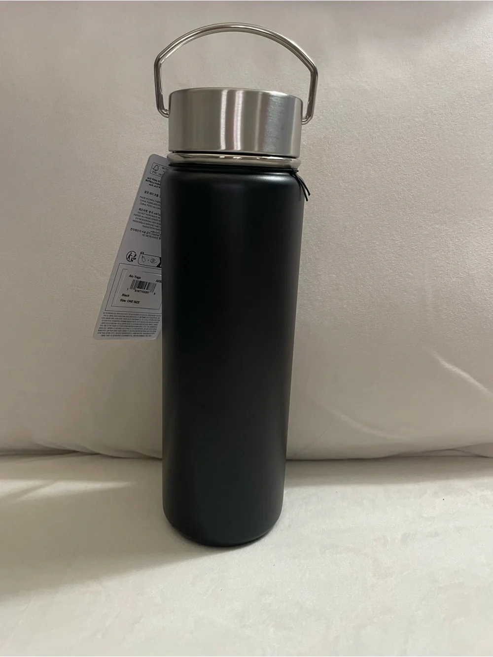 ALO Yoga Black Aluminum Water Bottle with Carry Handle NWT 24oz